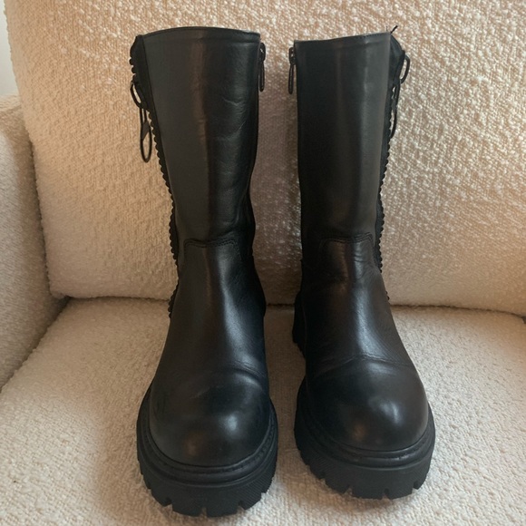 Artica Boots - Picture 1 of 4